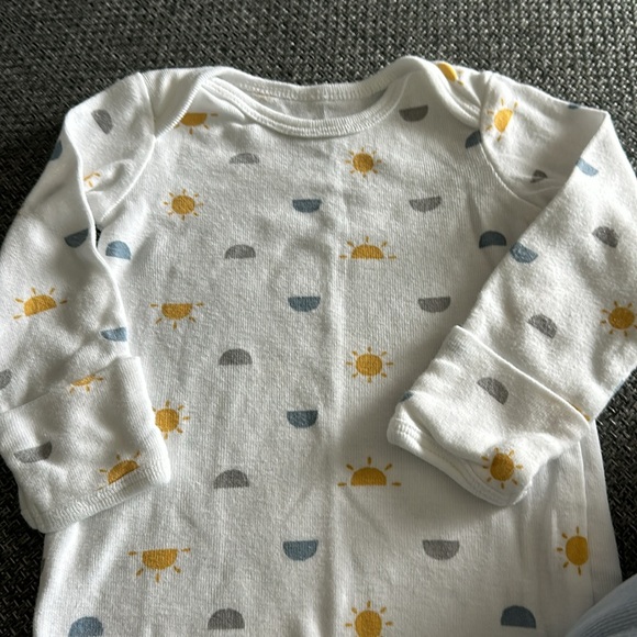 Simple Joys by Carter’s baby pajamas, set of 3, size newborn - Picture 4 of 6